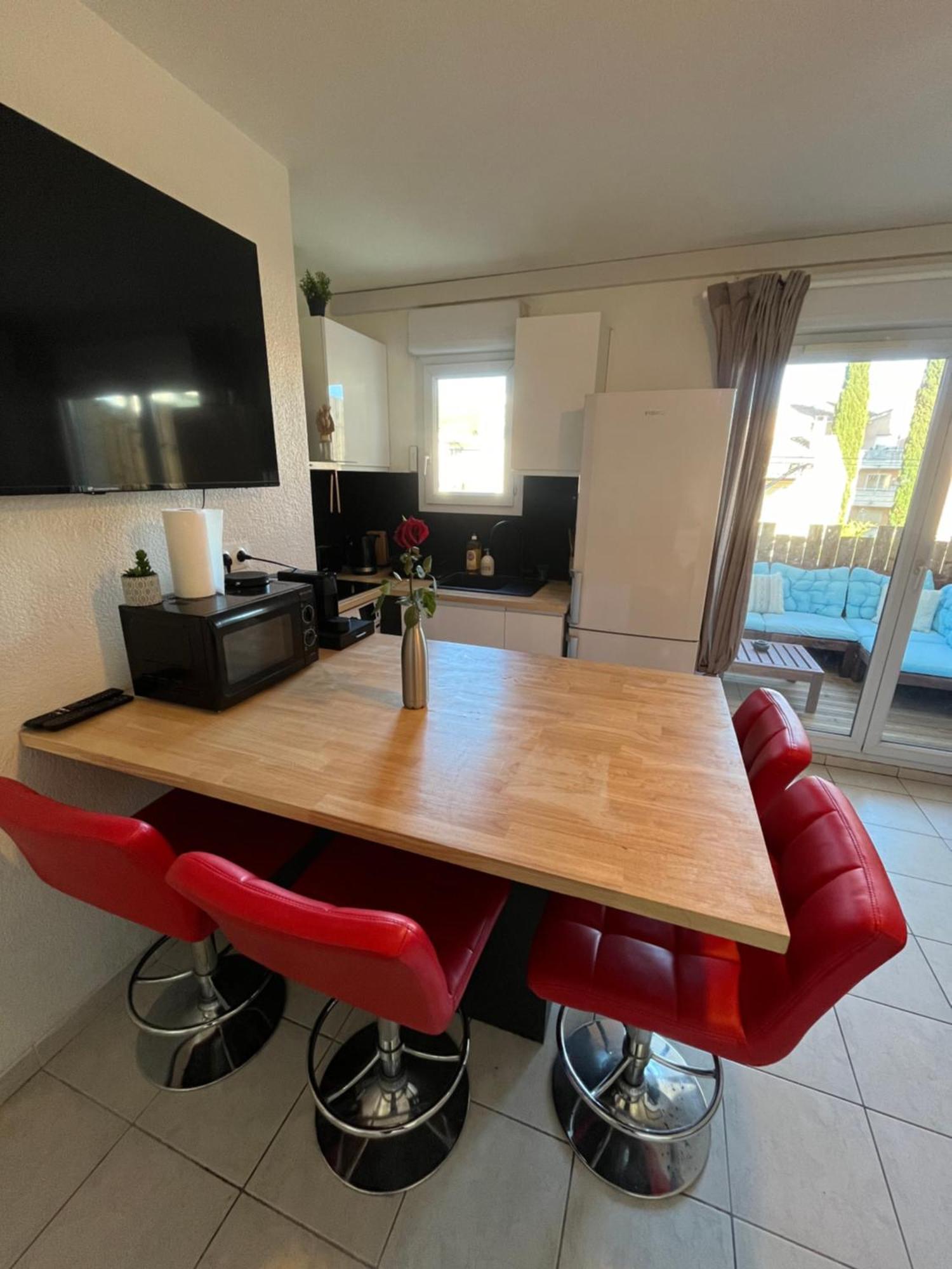 Joli T2/ Tram/ Clim/ Parking/ Wifi/ Piscine Apartman Montpellier Kültér fotó