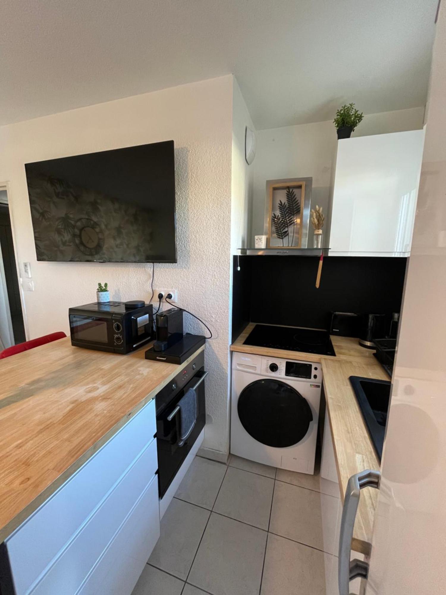 Joli T2/ Tram/ Clim/ Parking/ Wifi/ Piscine Apartman Montpellier Kültér fotó