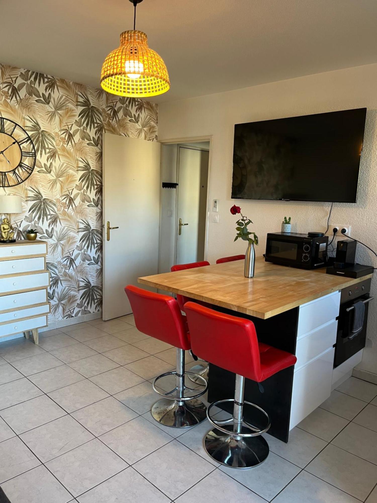 Joli T2/ Tram/ Clim/ Parking/ Wifi/ Piscine Apartman Montpellier Kültér fotó